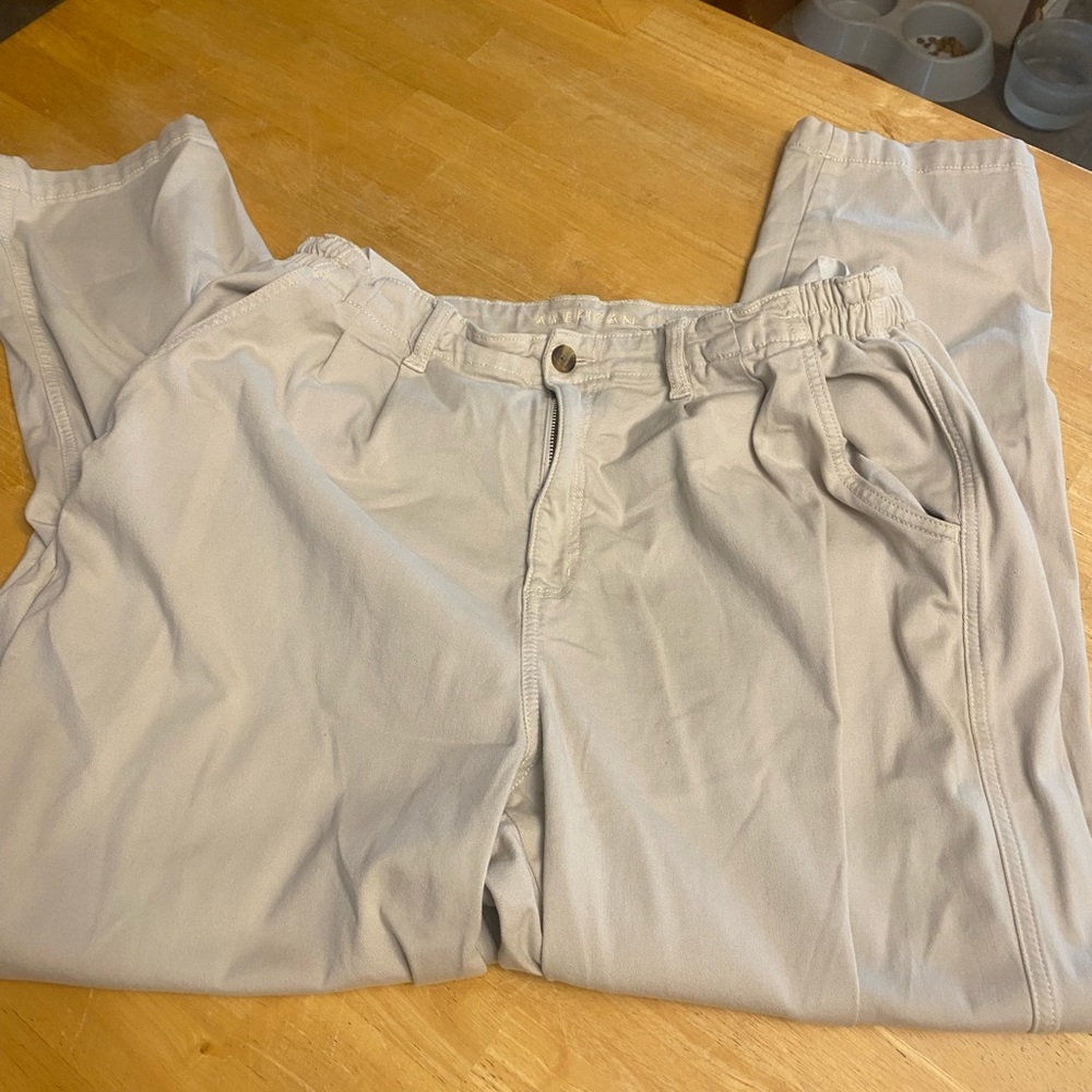 Women’s American Eagle Khakis